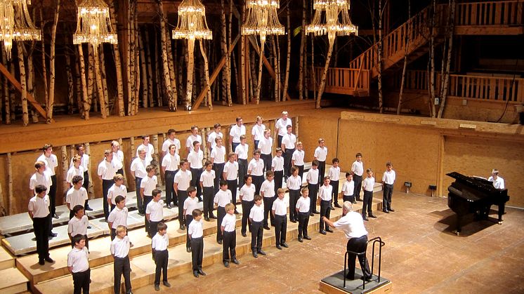 Die jungen Musiker des Pariser Knabenchors: die « Petits Chanteurs de Sainte-Croix de Neuilly »