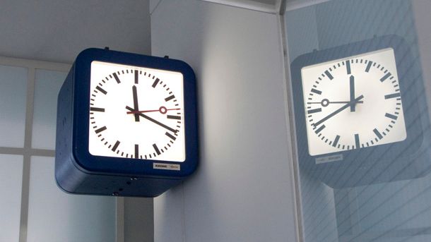 Toril Johannesen, Mean Time (2011), Klocka, 65x53x65 cm 
