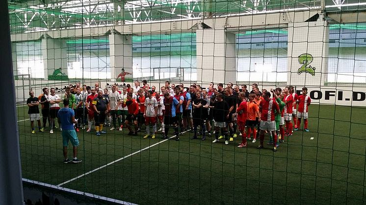 Kicken für Bärenherz: Benefiz-Fußballturnier in der Le Kickerhall