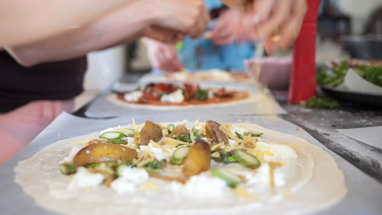 Pizzabak till bluegrassmusik är bara en av alla de matupplevelser du kan välja bland under ett Skafferibesök.