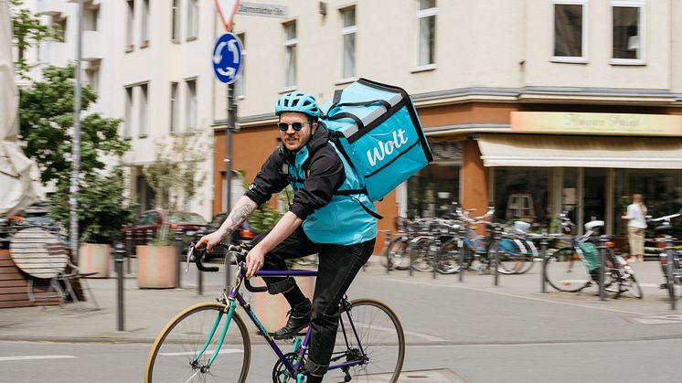 Wolt kooperiert in Düsseldorf und Berlin mit Fressnapf und liefert Bestellungen binnen 35 Minuten. Fotonachweis: Wolt