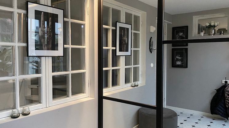 An inviting hallway in order