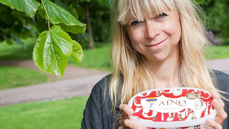 Maija Louekari pukee Aino-jäätelöt juhlavaatteisiin