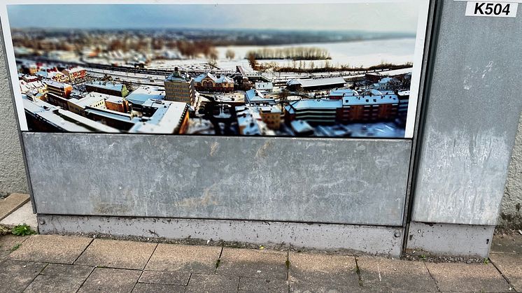 Bidrag 1  av Sadam Klimenta hittar du på Storgatan vid St Clair i Alvesta