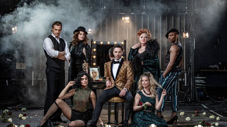 Pressbild ensemble " Med Hjärtat Som Insats"