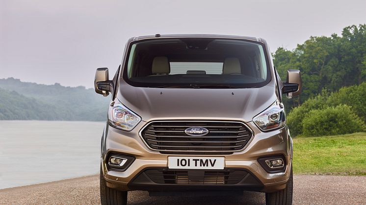 2017_Ford_Tourneo_11