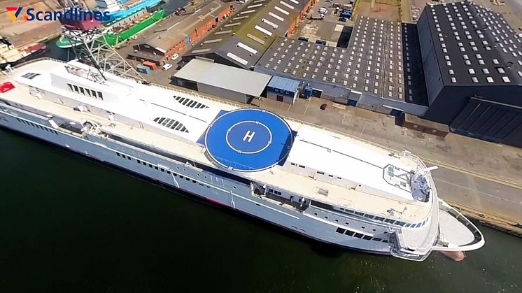 Scandlines' skibsskrog ankommer til FAYARD A/S