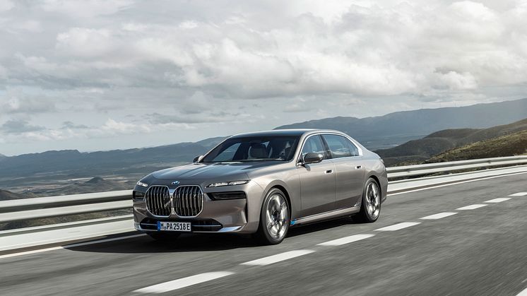 Året 2022 for BMW Group: Nok en gang nummer 1 i det globale premiumsegmentet – med doblet salg av elbiler