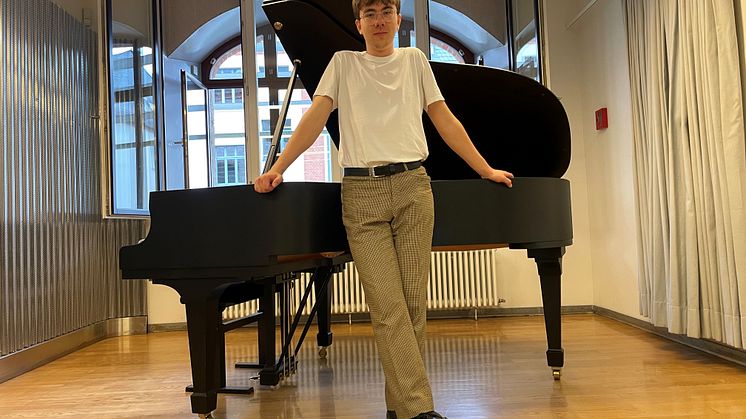 Anilstipendium till teaterstuderande ungdom tilldelas Ludvig Sjöstedt