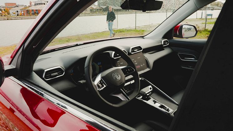 MG ZS HEV+Interior.jpg