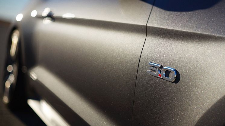Ford uppger effekten i de olika motoralternativen för nya Mustang, som får lättviktskaross och performancechassi