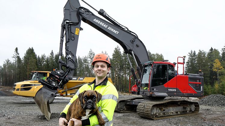 Volvo EC250E - röd