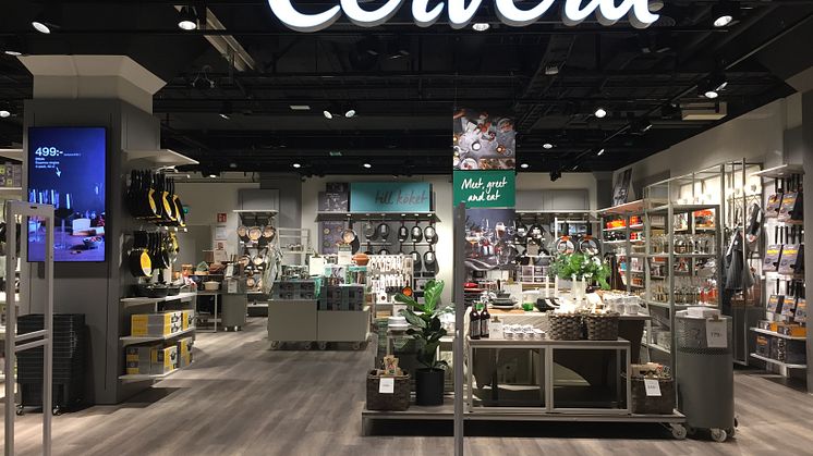 Cervera har skyndsamt möjliggjort för kunderna att kunna plussa på sina kvitton när de handlar i butik med valfri summa till förmån för Svenska Röda Korsets arbete för att hjälpa Ukraina-konfliktens offer - sedan matchar Cervera den insamlade summan.