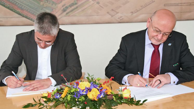 Kooperationsvereinbarung mit dem Oberstufenzentrum Recht Berlin unterzeichnet