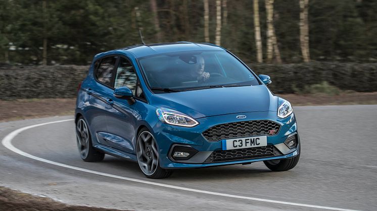 FORD_2018_FIESTA_ST_5door_16