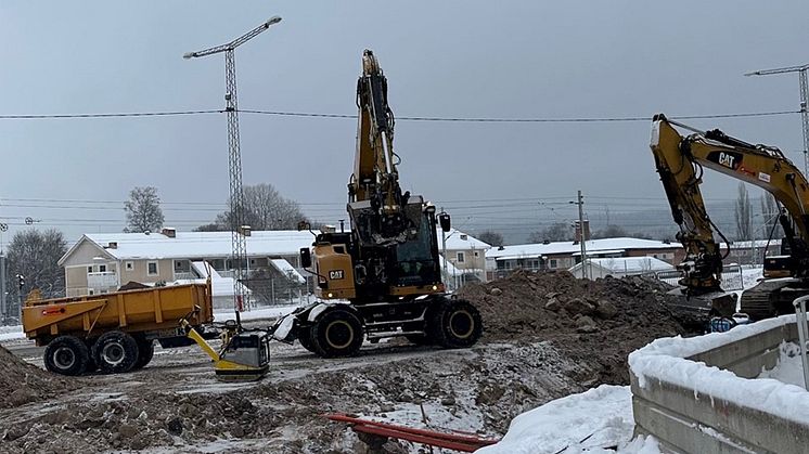Föroreningar i marken påträffades vid VA-arbete på Järnvägsgatan i Säter