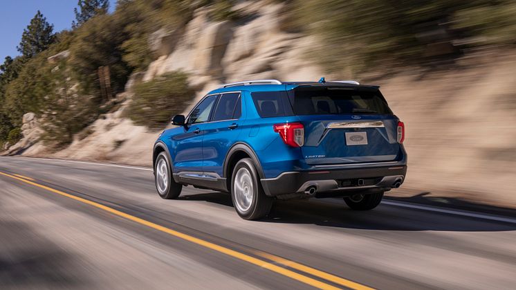 8-Ford-Explorer-Limited