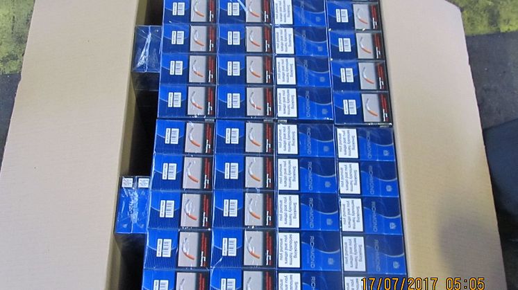 SE 10.17 - Box of Richmond cigarettes