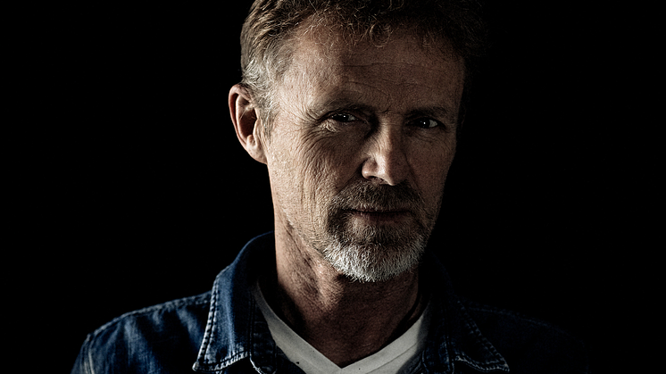 Jo Nesbø nominert til Rivertonprisen for KNIV
