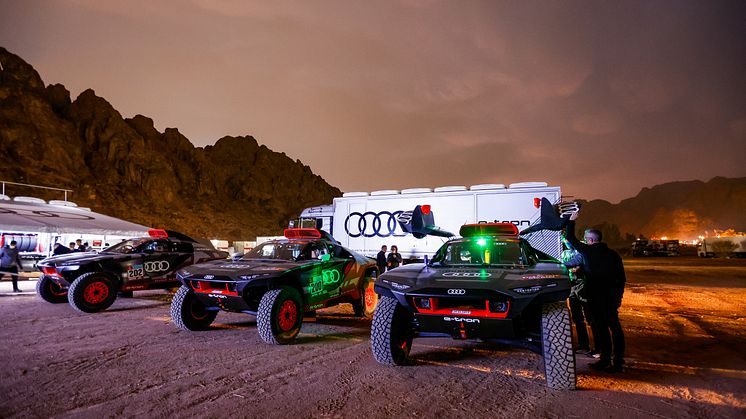De 3 Audi RS Q e-tron ved Dakar Rally 2022