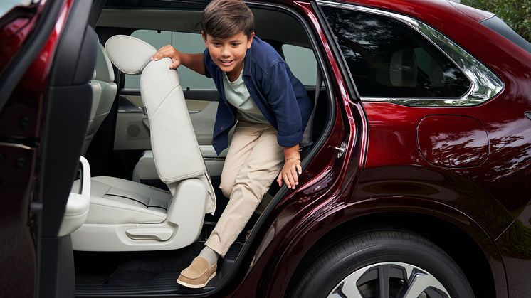 2024_mazda_cx-80_ar_still_21_until_Mar6th2027.jpg