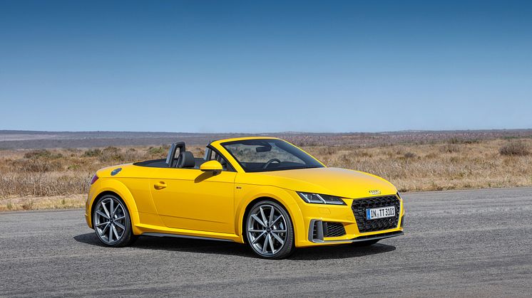 Audi TT Roadster S-line (vegasgul) statisk skråt forfra