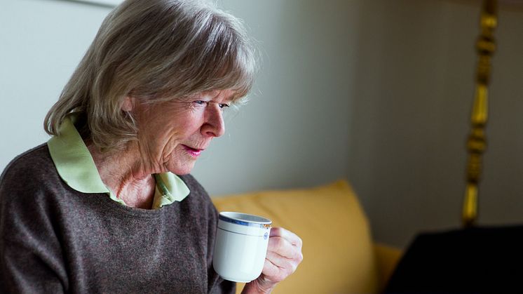 Det grå guld på nettet: 82-årige Kerstin på Tinder for første gang