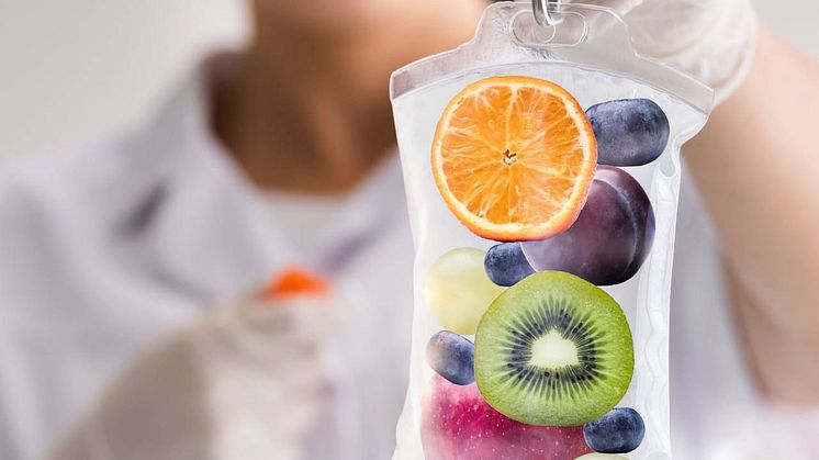 iv-drip-at-home-nurse-with-iv-bag