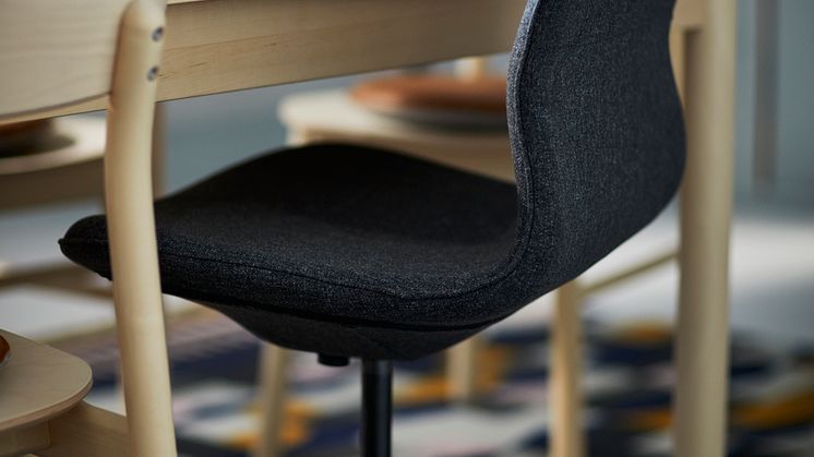 LÅNGFJÄLL Konferencestol 699 DKK