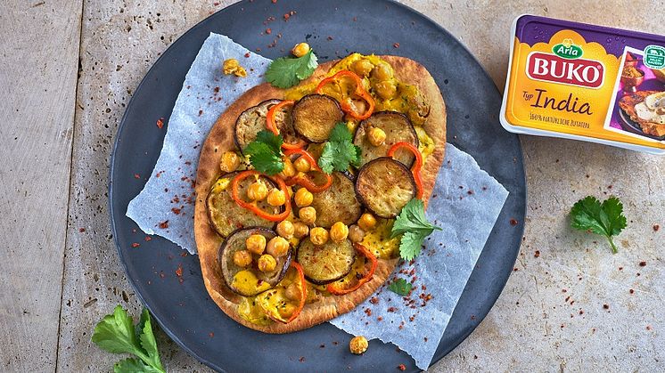 Arla Buko® India Naan Pizza mit Kichererbsen und Auberginen
