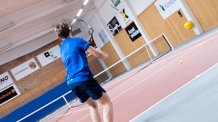 Nytt ljus från Exaktor i Värnamos tennishallar