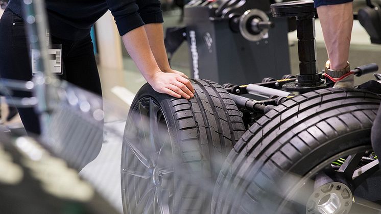 Däck på Automässan