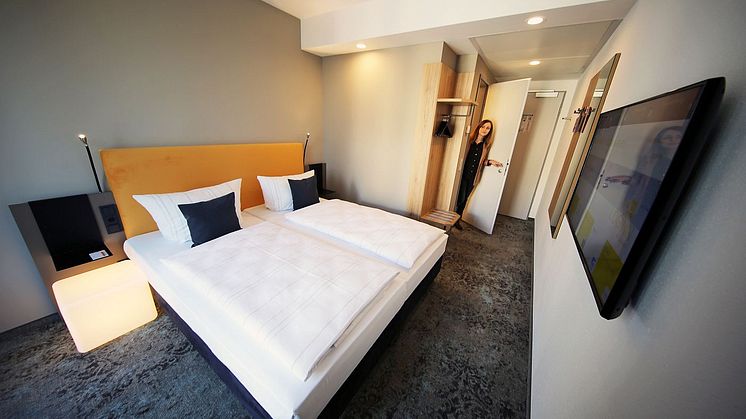 Blick in das Standard-Zimmer im LOGINN by Achat