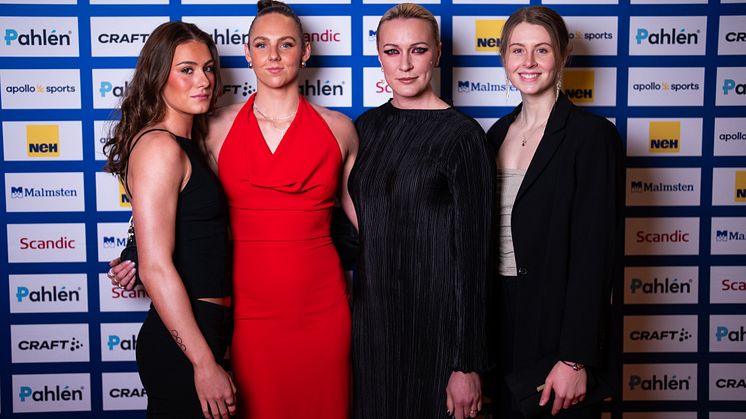 Sofia Åstedt, Sara Junevik, Sarah Sjöström och Sophie Hansson under Simidrottsgalan 2025. Foto: Viktor Källberg