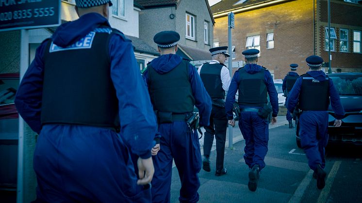 Commissioner Sir Mark Rowley at an early morning arrest in Sutton 002.jpg
