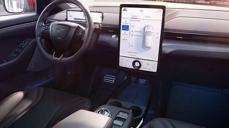 Ford zvolil reduktivní přístup. Vsadil na design vycházející z lidských potřeb a přirozenosti.