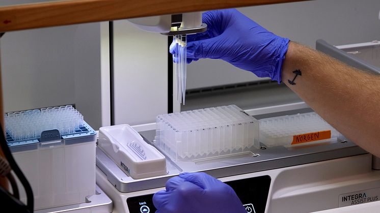 Justering av höjderna i pipetteringsrobot.jpg