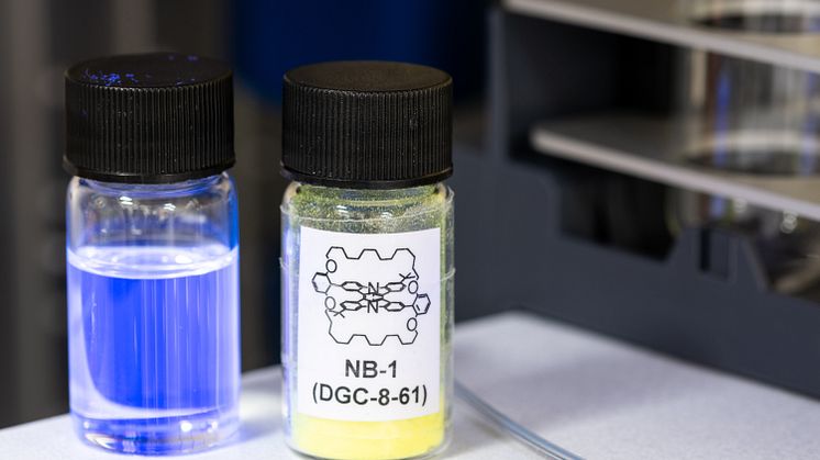New OLED molecule 