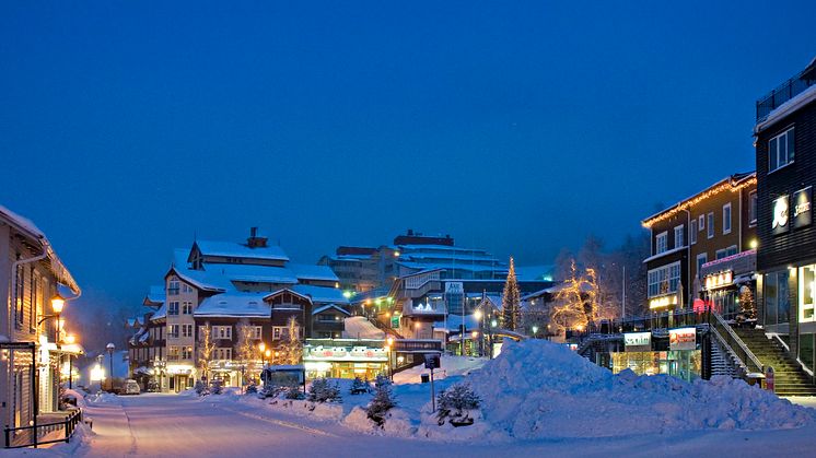 Åre by i skymningsljus