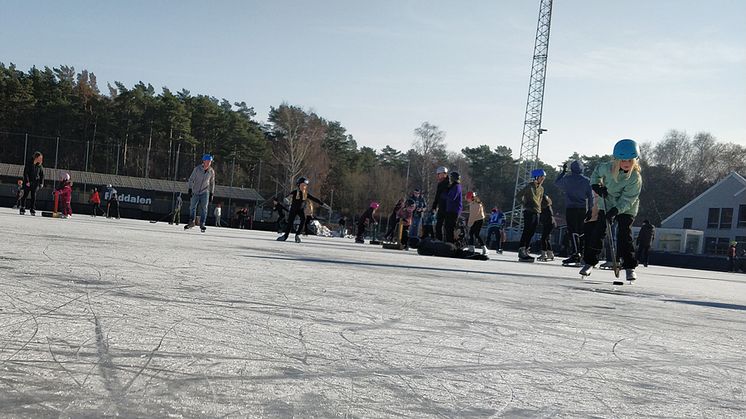 Till vintersäsongen 2022/2023 ska bandyplanen på Ruddalens idrottscentrum bli en hall.