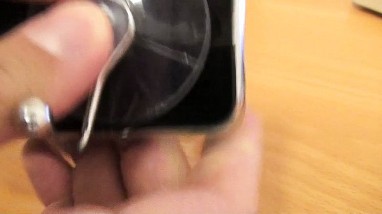 Såhär bytar du dockningskontakt på en Iphone