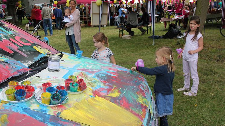 Tag der offenen Tür im Kinderhospiz: Bärenherz-Familienfest lockt mehr als 1.500 Besucher in den Kees’schen Park
