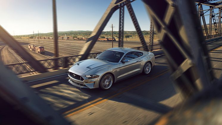New-Ford-Mustang-V8-GT-with-Performace-Pack-in-Ingot-Silver
