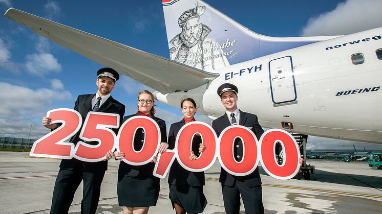 Norwegian Dublin base crew members mark 250,000 passenger milestone
