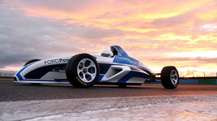 Ford Frankfurtin autonäyttelyssä: Täysin uusi Formula Ford esitellään Frankfurtissa
