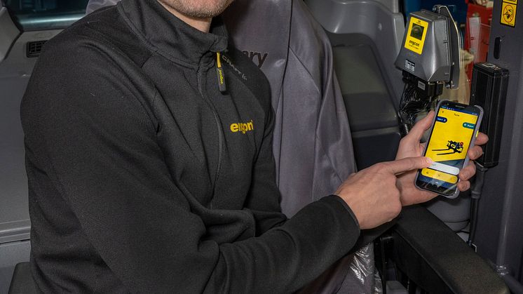 Tomas Wall, Product Manager på Engcon Control Systems