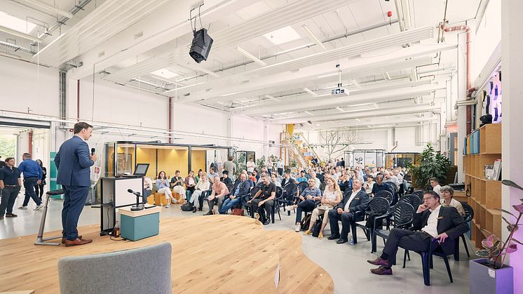 Die Präsenzstelle Luckenwalde gewinnt bei den Triple E Awards 2024. Damit wird das regionale und gesellschaftliche Engagement gewürdigt. Im Bild: Eine der vielen Veranstaltungen in Luckenwalde / Bildquelle: Martin Dziuba