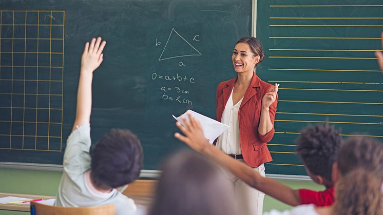 Option für Beamte: Zurich führt Absicherung gegen Dienstunfähigkeit in der Berufsunfähigkeitsversicherung ein