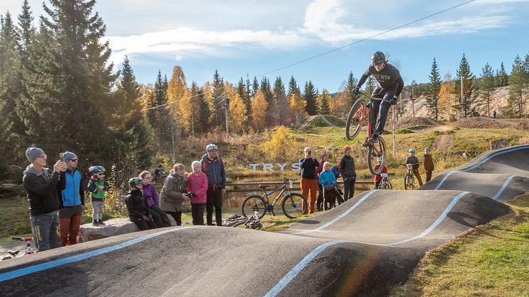 Det har vært mye folk i Trysil i sommer. Her fra sesongavslutningen Bike Out med Brage Vestavik i spissen. Foto: Fredrik Otterstad