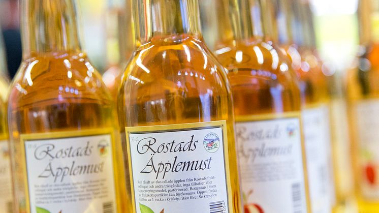 Rostads Äpplemust till försäljning i Dalslands monter